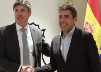 Mazón refuerza la colaboración con la Vila Joiosa para avanzar en proyectos clave del municipio
