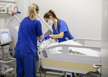 El Hospital La Fe, primer centro de la Comunitat Valenciana con la acreditación GEDA en Urgencias geriátricas