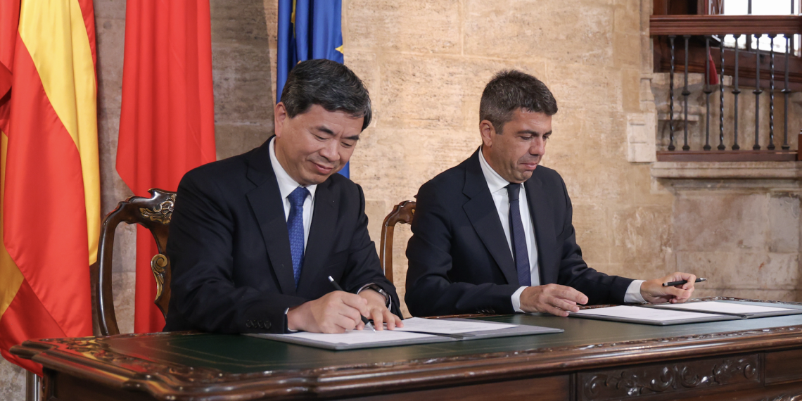 Mazón refuerza los lazos comerciales con China desde València
