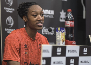 Kayla Alexander: «El equipo tiene el ánimo alto»