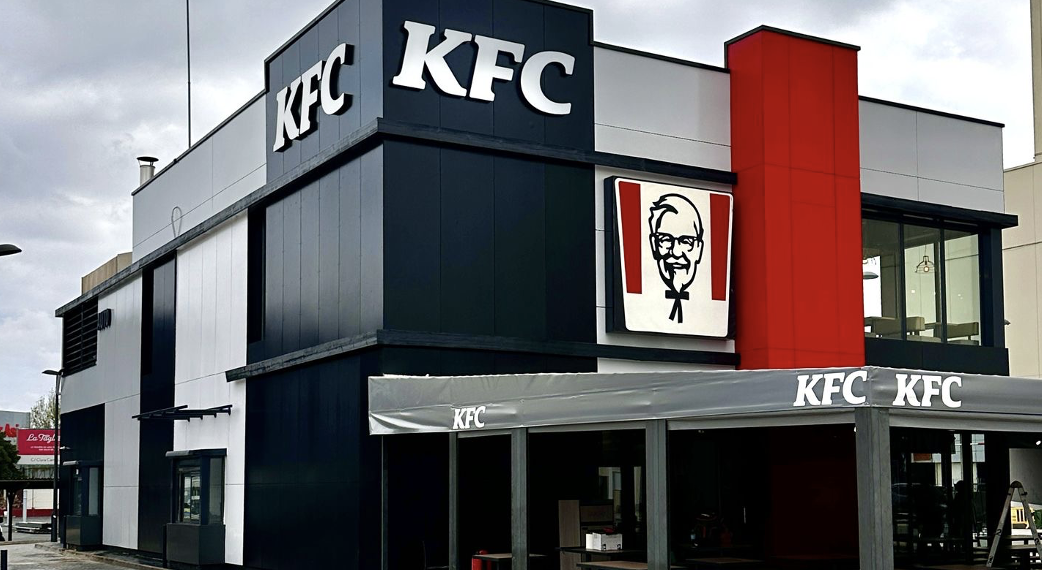 KFC reabre su restaurante en Alfafar tras el impacto de la DANA