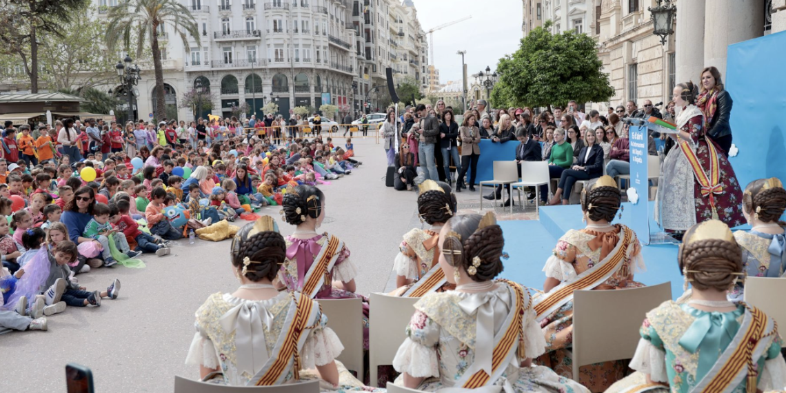 Más de 600 escolares celebran en València el Día de la Infancia