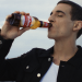 El actor Miguel Herrán protagoniza la nueva campaña de Mahou