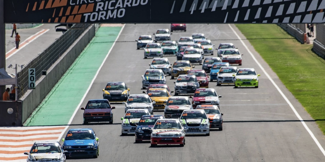 El Circuit Ricardo Tormo celebra el Campeonato de automovilismo RACE de Velocidad
