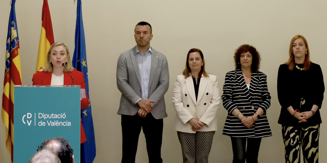 La Diputación de Valencia conmemora el 25 de abril