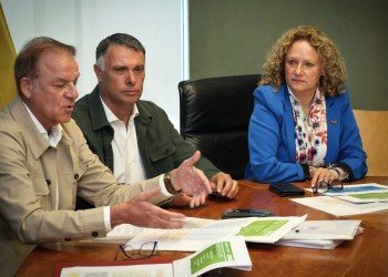 Torrent analiza la mejora de las infraestructuras de los colegios públicos