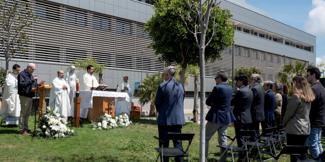 La Universidad CEU Cardenal Herrera celebra una misa por las víctimas de la DANA