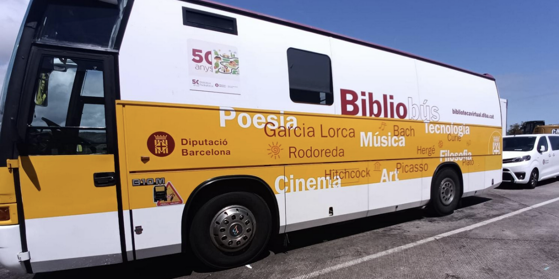 Barcelona cede un bibliobús para ayudar los municipios afectados por la dana