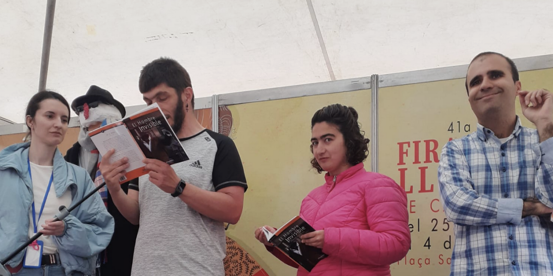 Personas con discapacidad intelectual participan en la Fira del Llibre de Castellón