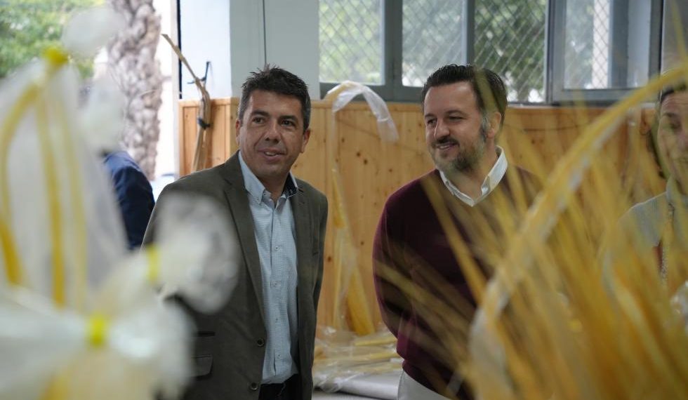 Carlos Mazón destaca la singularidad de la palma blanca de Elche como símbolo cultural único en el mundo