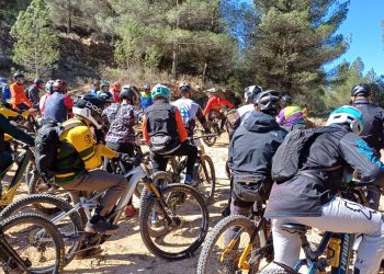 Invernalia 3.0 llena Casas Bajas con más de un centenar de aficionados al Enduro Bike