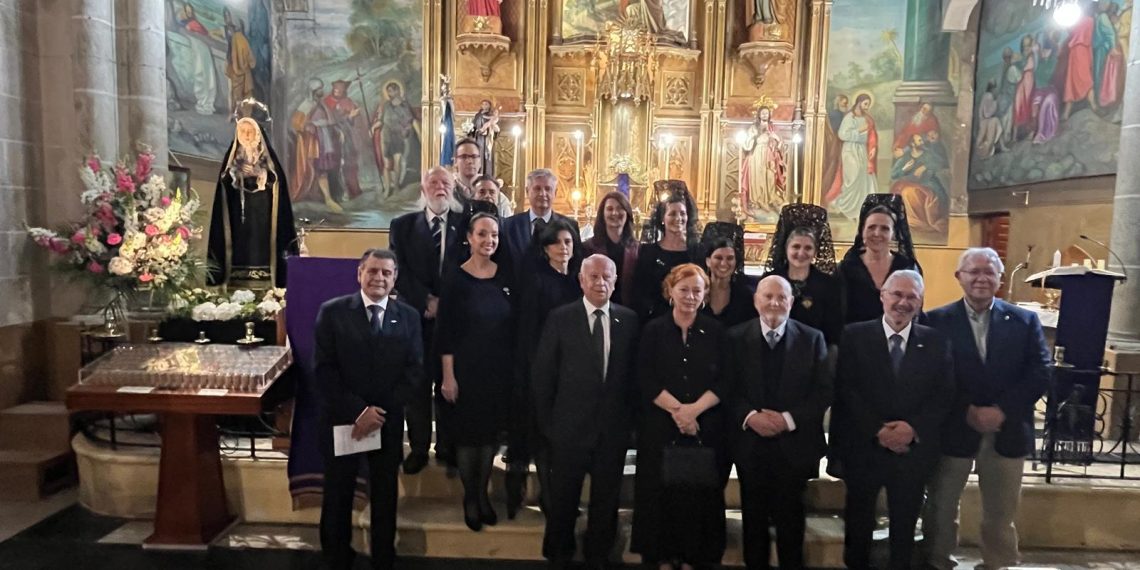Forn d’Alcedo acull el tradicional acte poètic de Lo Rat Penat en honor a la Mare de Déu dels Dolors
