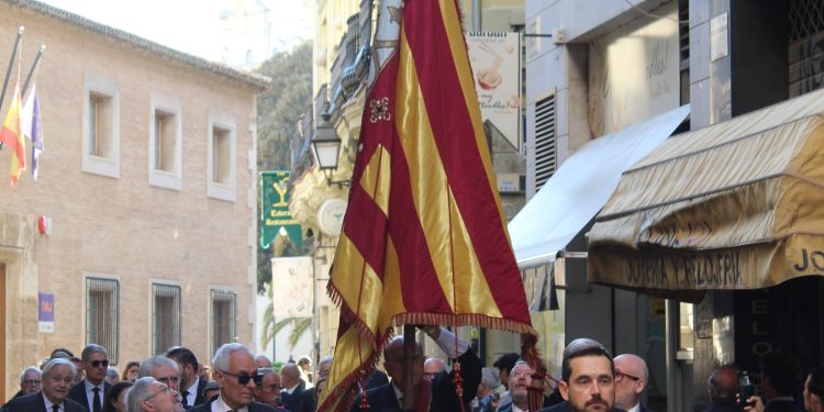 Lo Rat Penat en la Processó Cívica de Sant Jordi