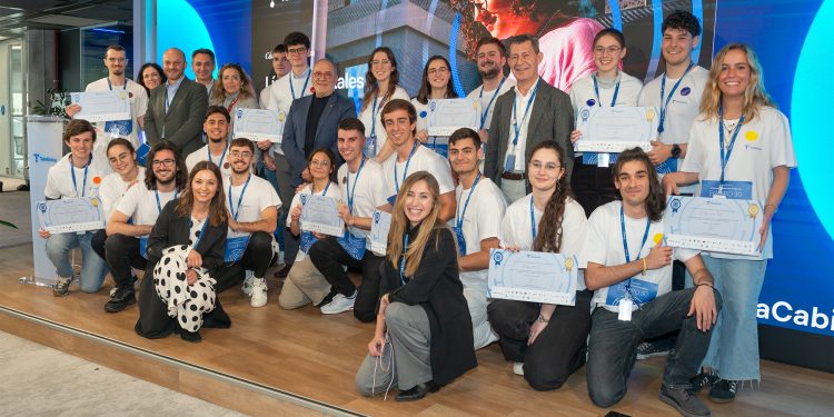 Dos estudiantes de la UPV se llevan el primer premio del programa ‘Líderes Digitales Universitarios’