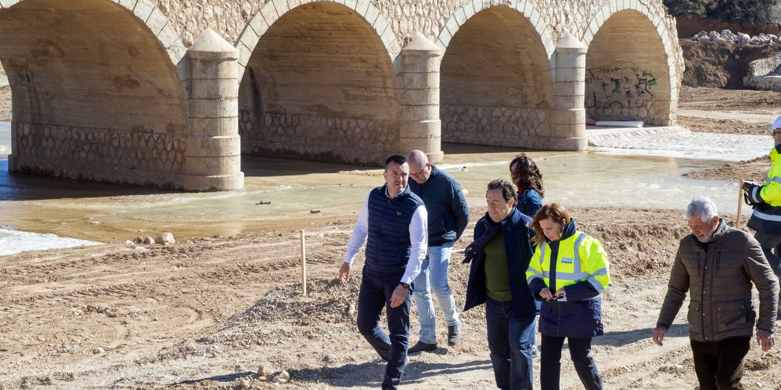 Recta final para la reapertura del puente de Turís