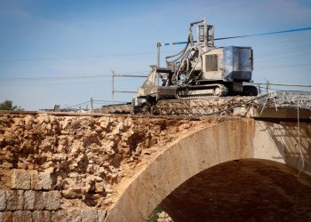 Recuperar los sillares perdidos, el principal reto en la restauración del puente de Torrent a Alaquàs