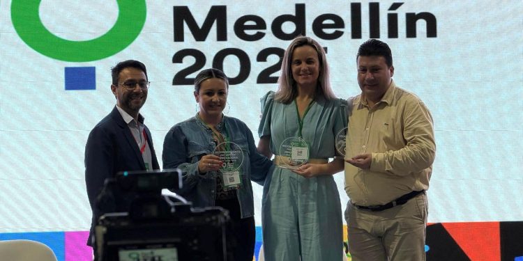 Valencia arrasa en Medellín y es premiada como ciudad más innovadora en turismo del mundo hispano