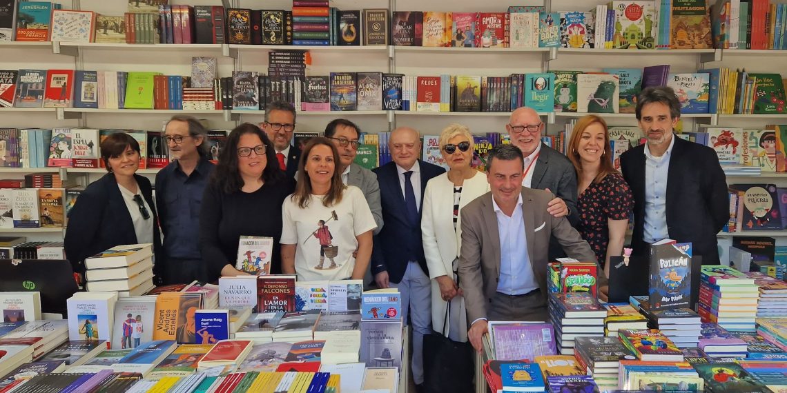 La Generalitat apoya con 130.000 euros la 60.ª Feria del Libro de Valencia