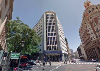 El Ayuntamiento reasfalta la calle Pintor Sorolla