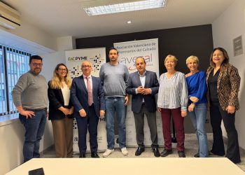 Avecal, Facpyme y los sindicatos UGT y CCOO pactan el nuevo convenio del comercio de calzado y marroquinería en Alicante