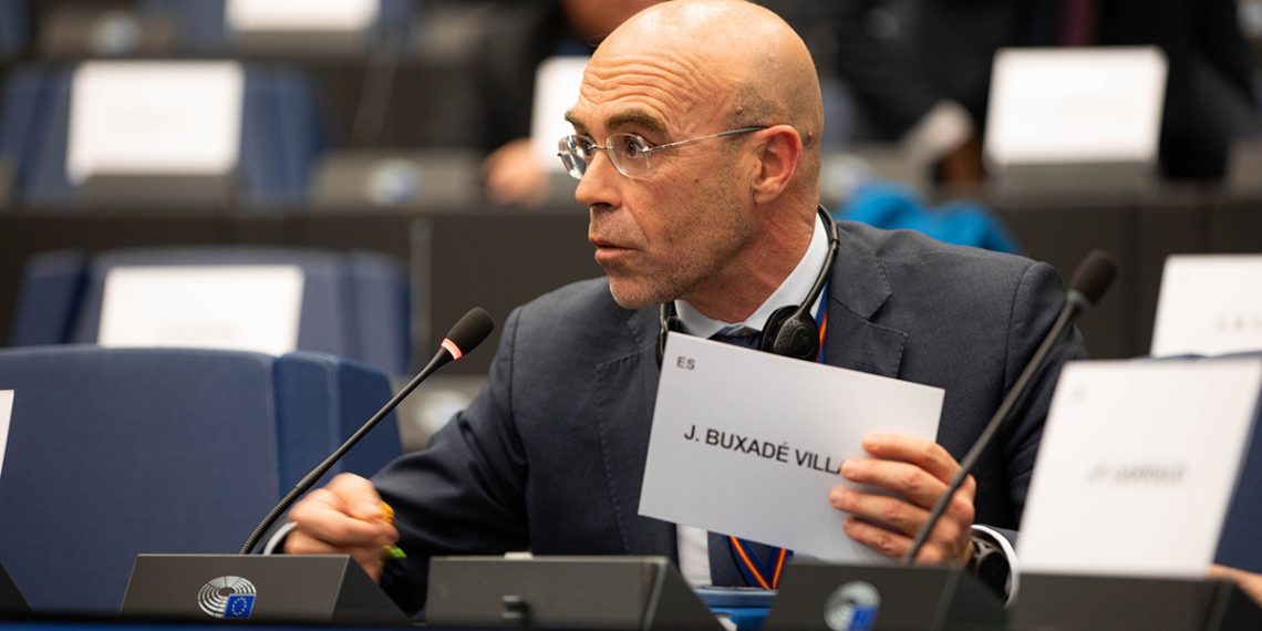 Buxadé «ni el gobierno, ni ningún socialista en Europa va a decidir jamás quién tiene derechos y quién no los tiene».