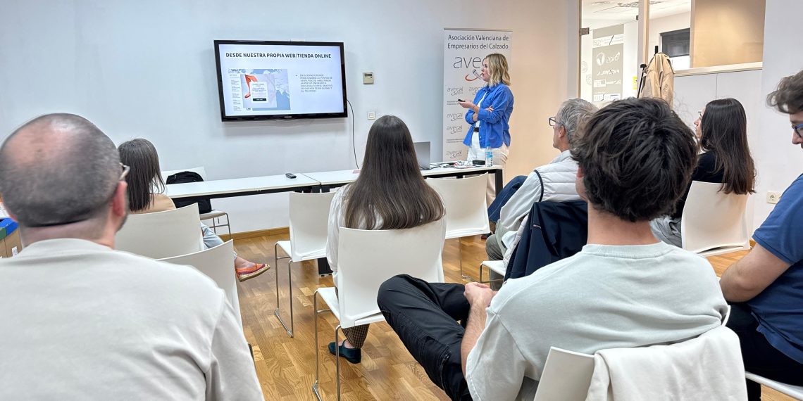 Del escaparate a la pantalla: el calzado impulsa sus ventas mayoristas con redes sociales y marketing digital
