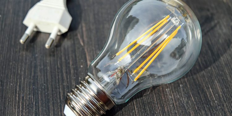 El precio de la luz repunta en abril y dispara las facturas domésticas