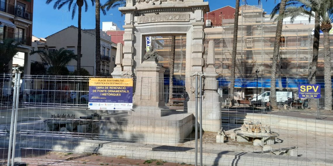 Valencia restaura la fuente Monumento a Sorolla sita en la plaza de la Semana Santa Marinera