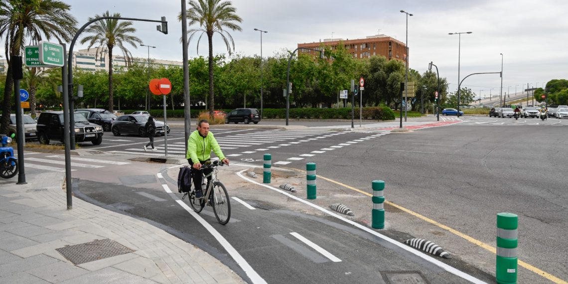 Un nuevo carril bici conecta la carrera de Malilla con el sur de la ciudad de Valencia