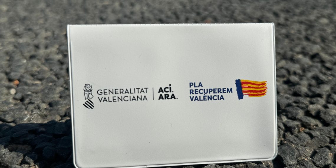 La Generalitat entrega más de 200.000 tarjetas Recuperem València para transporte gratuito hasta final de año