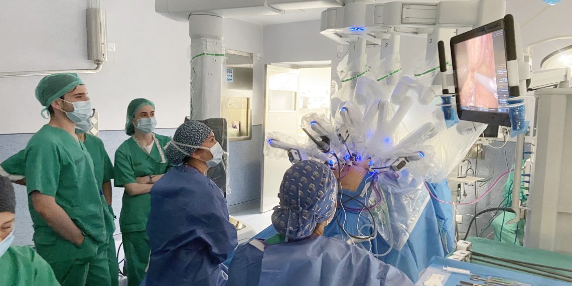 El Hospital Universitario Doctor Peset, acreditado como centro de excelencia en cirugía bariátrica