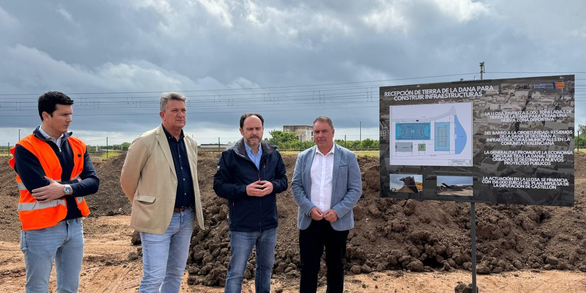 La Generalitat reutiliza tierras que se mezclaron con todo tipo de residuos por las lluvias de octubre en las obras del nuevo complejo deportivo de La Llosa