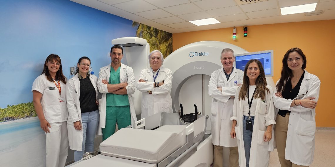 El Hospital Clínico Universitario de València ha realizado 225 tratamientos con el nuevo equipo de radiocirugía ‘Gamma Knife Esprit’