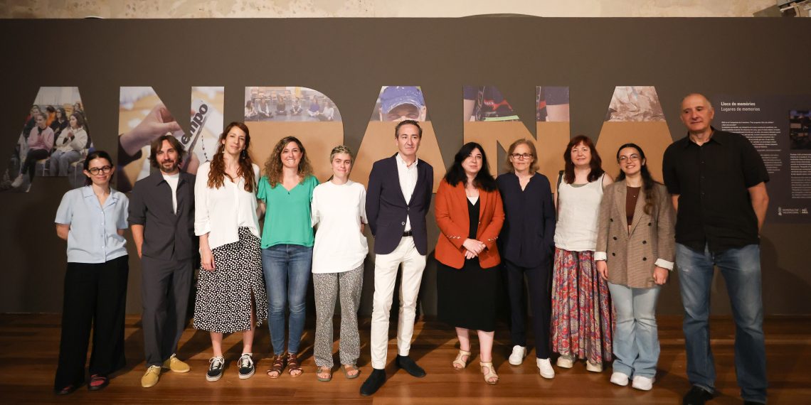 El Centre del Carme y la UV presentan ‘ANDANA’, la primera muestra de las fotografías familiares salvadas de la riada