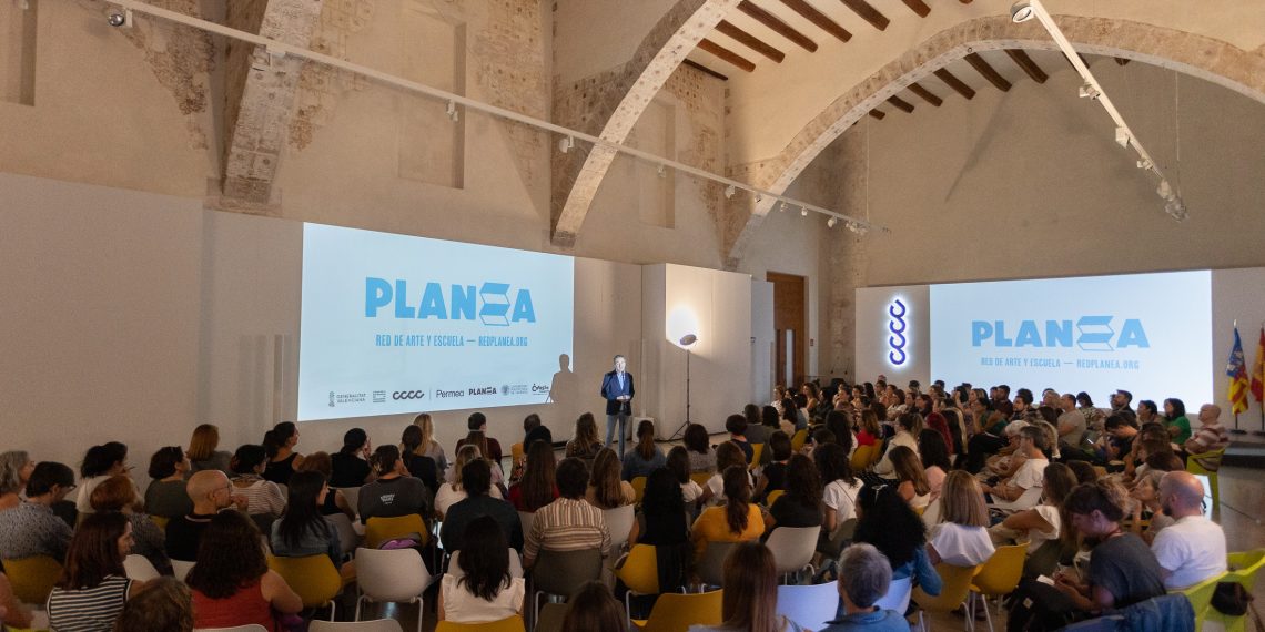 El Centre del Carme reúne a más de 200 docentes en el Encuentro de su Red Planea que une arte y escuela