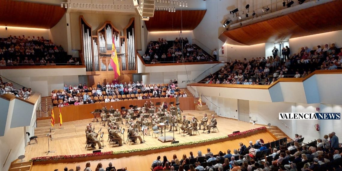 Concierto por el día de las Fuerzas Armadas ( DIFAS ) en el Palau de la música de Valencia