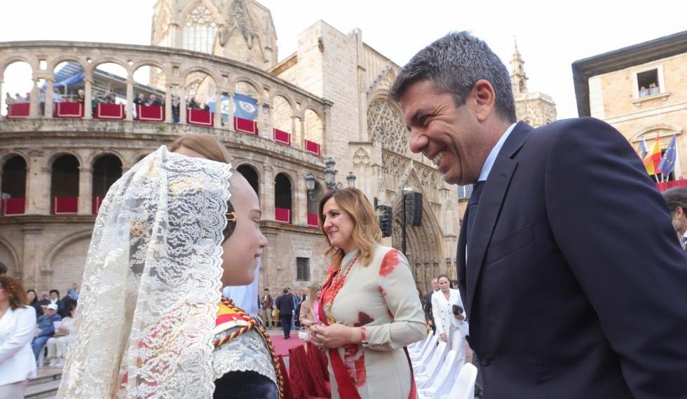 Mazón asiste a la Missa d’Infants