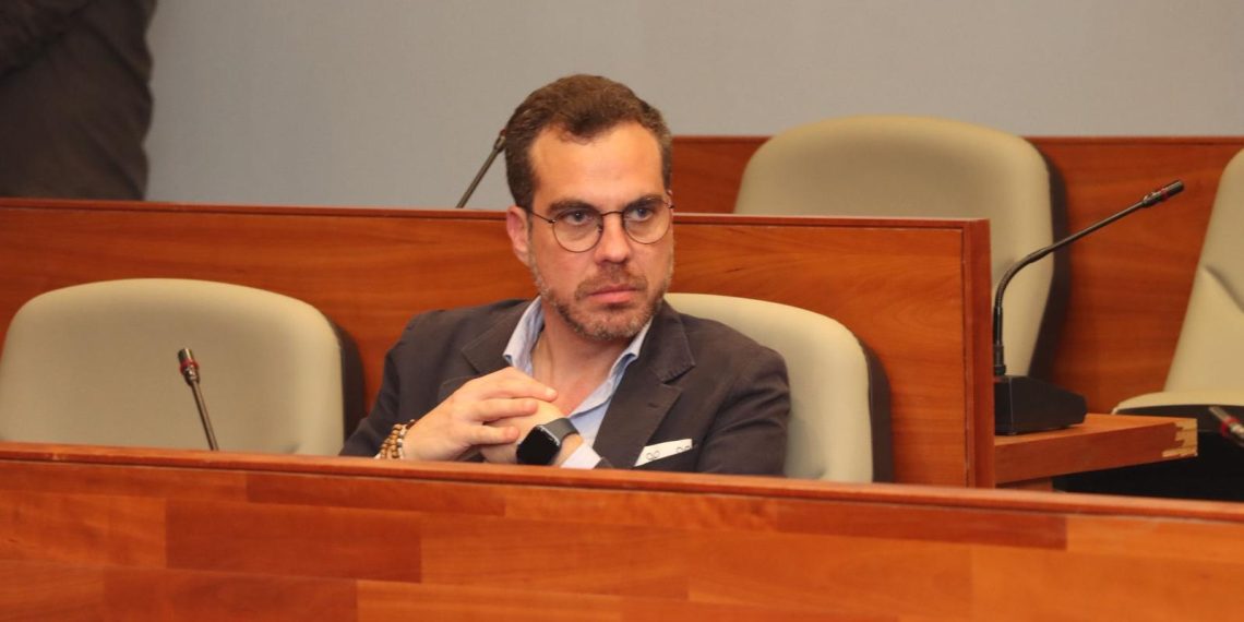 VOX Torrent exige el acta de concejal al tránsfuga Guillermo Alonso del Real y reclama su cese del gobierno local