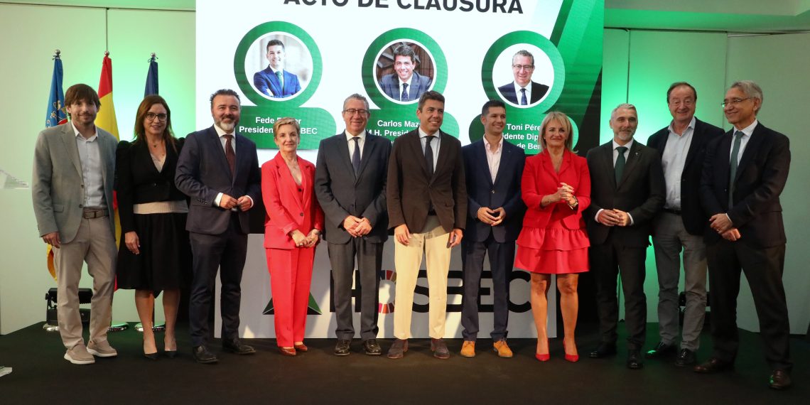 Mazón reafirma el compromiso del Consell con el turismo como motor de prosperidad y sostenibilidad