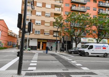 El Ayuntamiento mejora la movilidad en San Marcelino con un nuevo paso de peatones