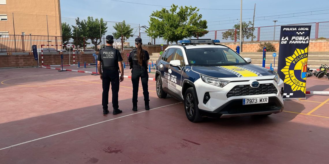 Cerca de 200 escolares del CEIP Cervantes participan en unas jornadas de educación vial organizadas por la Policía Local de La Pobla de Farnals
