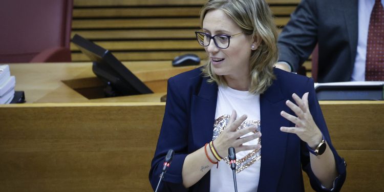 Chulià: «El Gobierno de Pedro Sánchez presume de unas ayudas que no paga y abandona a empresas y familias damnificadas por la riada»