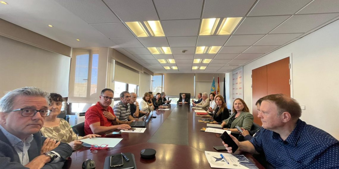 La Generalitat crea un grupo de trabajo con la CEV, UGT y CCOO para mejorar la empleabilidad a través de la formación