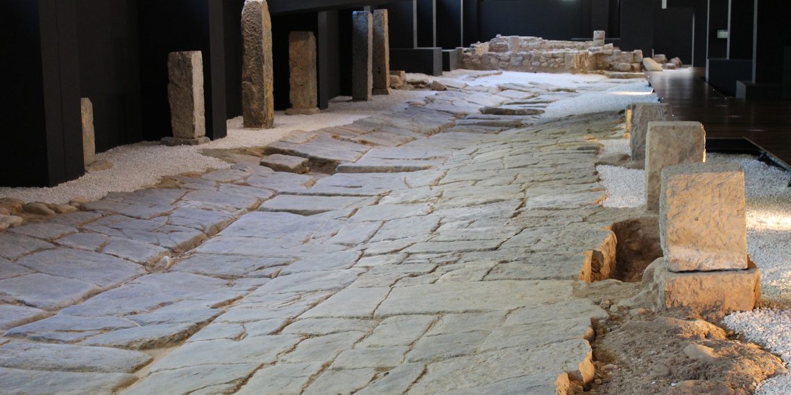 Sagunto alcanza récord de visitantes internacionales durante Semana Santa y San Vicente, superando por primera vez el 30 %