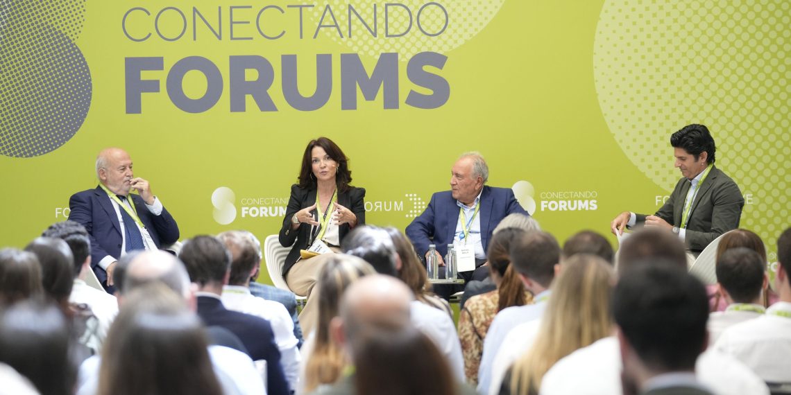 Jóvenes empresarios de distintas comunidades autónomas se reúnen en Valencia durante el V Encuentro Conectando Fórums