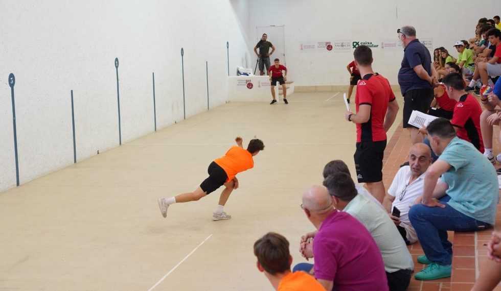 À Punt estrena este domingo ‘Apunts de pilota’, un programa para impulsar el deporte autóctono valenciano
