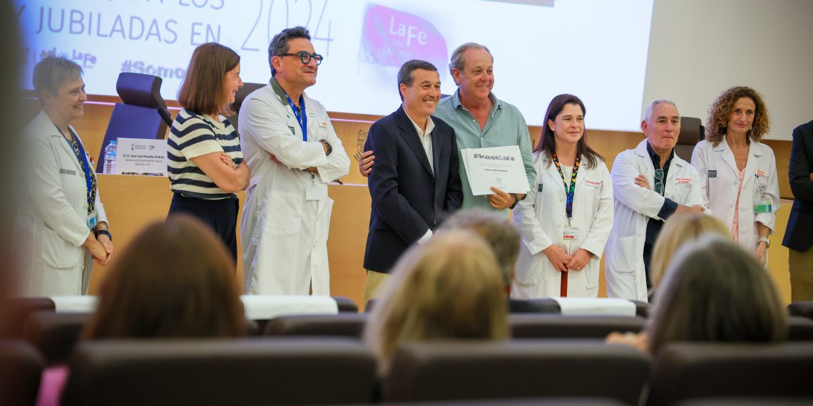 La Fe rinde homenaje a 238 profesionales jubilados por su dedicación al sistema sanitario