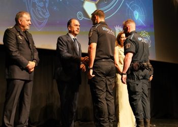 Valderrama reafirma en Paterna el compromiso del Consell con la Policía Local