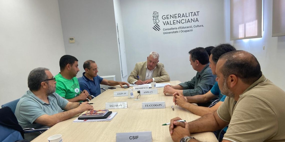 Educación elimina las adjudicaciones forzosas y garantiza la continuidad del profesorado técnico de FP sin titulación universitaria