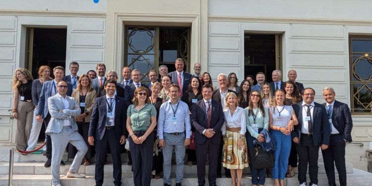 La Generalitat participa en la Conferencia de Regiones del Mediterráneo celebrada en Niza